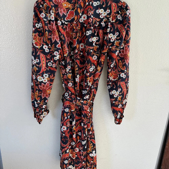 Vintage Flower Dress with‎ a Belt - Picture 5 of 8